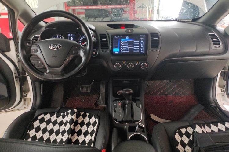 Used Kia K3 2016 1.6L Automatic GLS Center Console