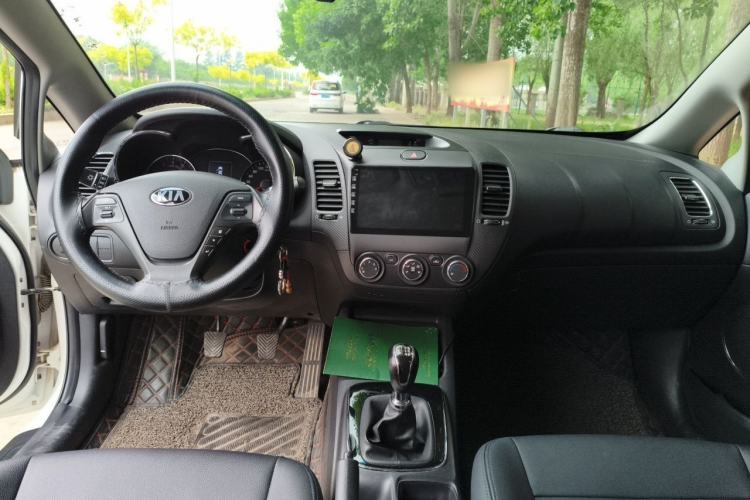 Used Kia K3 2016 1.6L Manual GLS Center Console