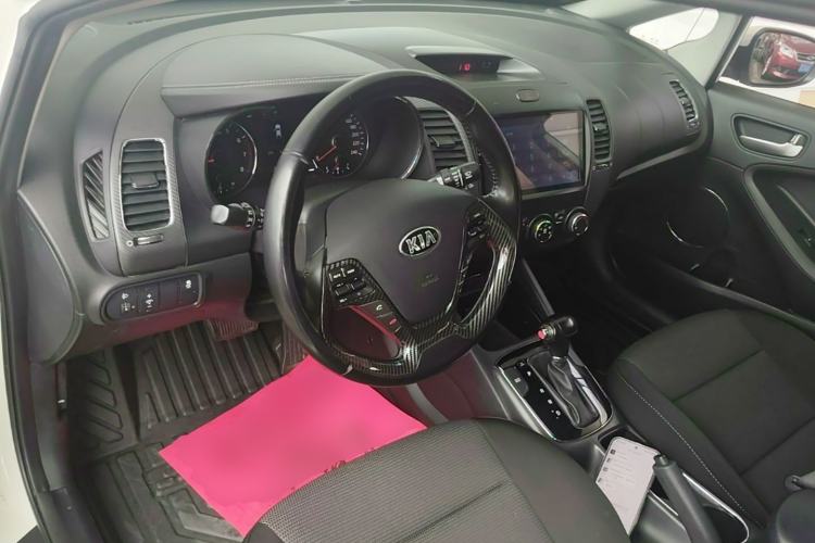 Used Kia K3 2016 1.6L Automatic GLS Center Console