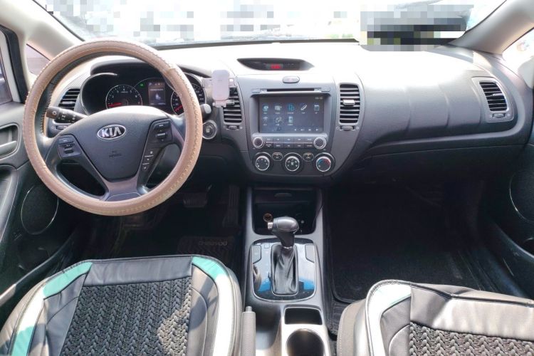 Used Kia K3 2016 1.6L Automatic GLS Center Console