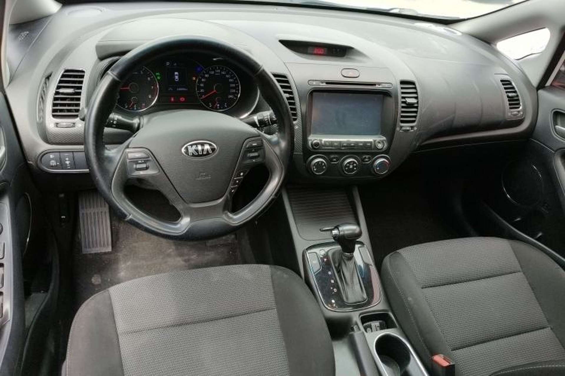 Used Kia K3 2016 1.6L Automatic GLS Center Console