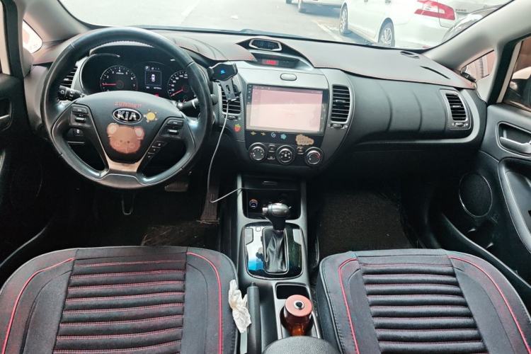 Used Kia K3 2016 1.6L Automatic GLS Center Console