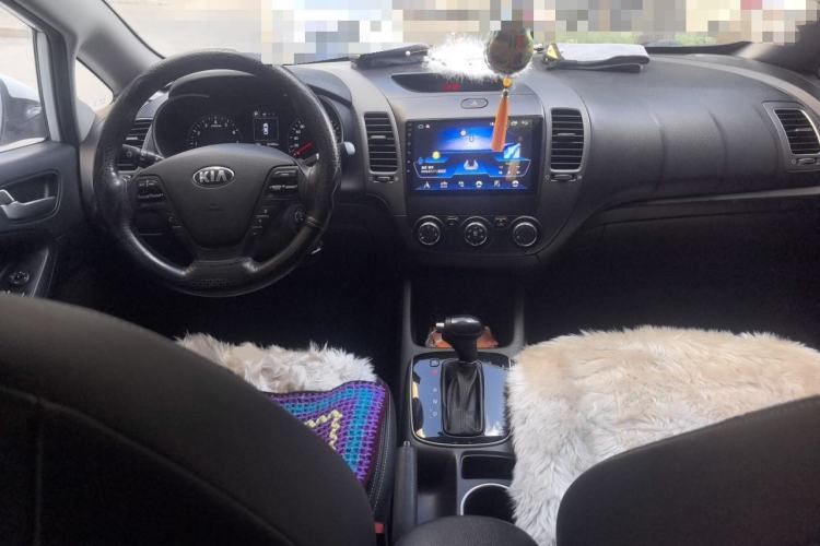 Used Kia K3 2016 1.6L Automatic GLS Center Console