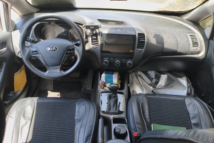 Used Kia K3 2016 1.6L Automatic GL Center Console