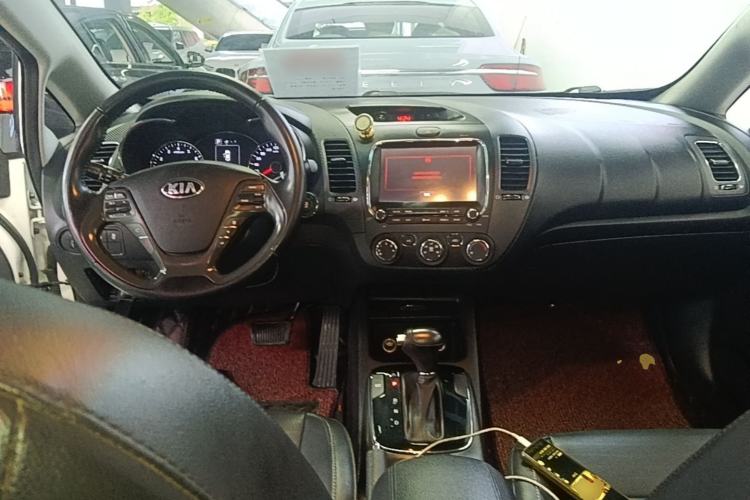 Used Kia K3 2016 1.6L Automatic DLX Center Console