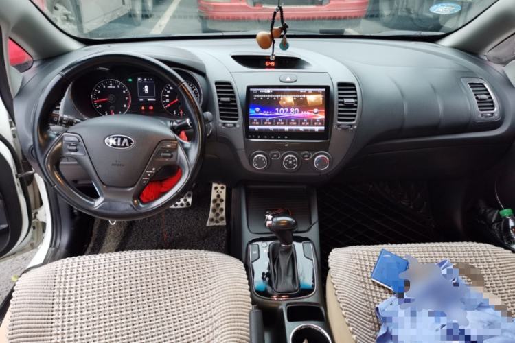 Used Kia K3 2016 1.6L Automatic GLS Center Console