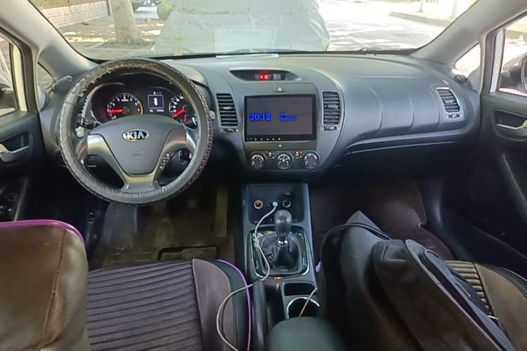 Used Kia K3 2016 1.6L Manual GL Center Console