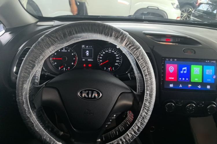 Used Kia K3 2016 1.6L Automatic GL Center Console