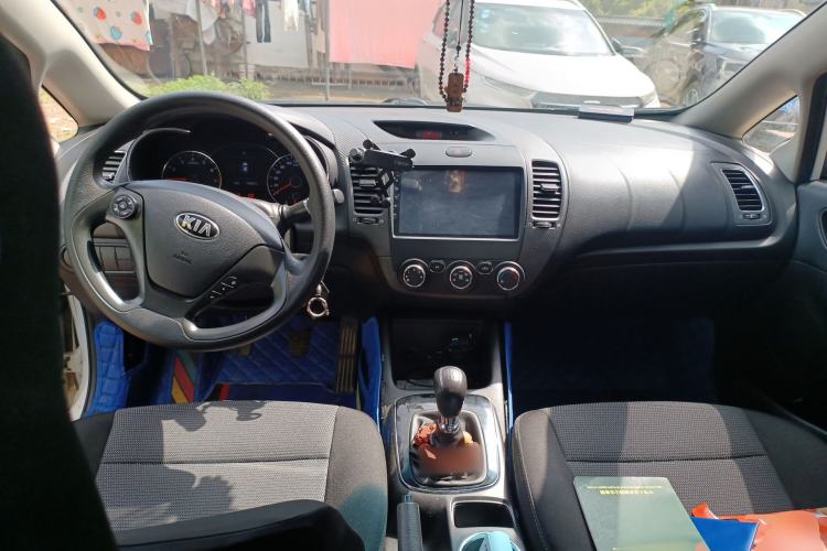Used Kia K3 2016 1.6L Manual GL Center Console