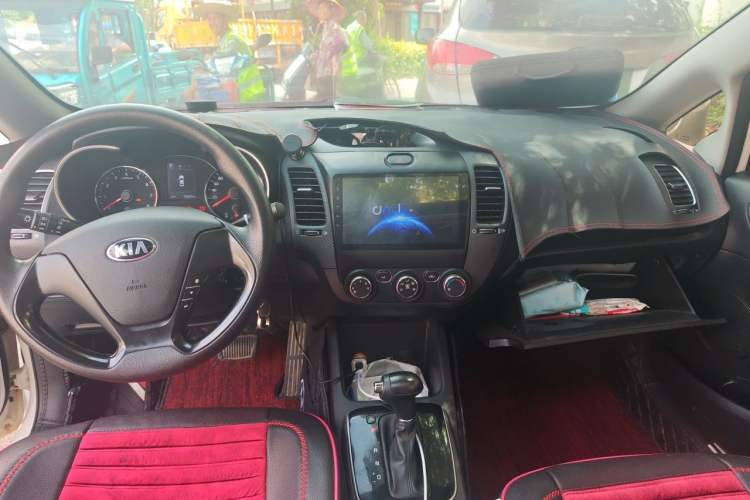 Used Kia K3 2016 1.6L Automatic GLS Center Console