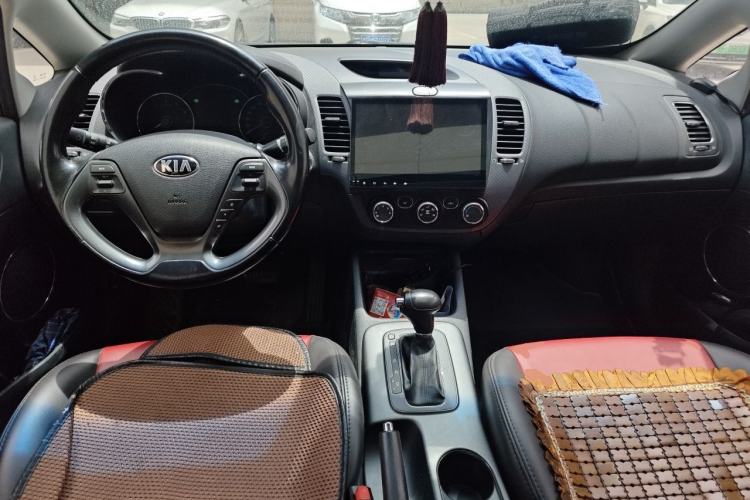 Used Kia K3 2016 1.6L Automatic GLS Center Console
