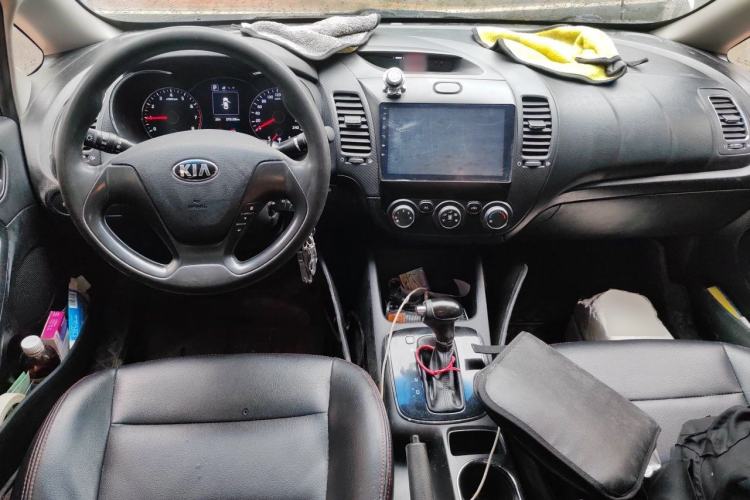 Used Kia K3 2016 1.6L Automatic GL Center Console
