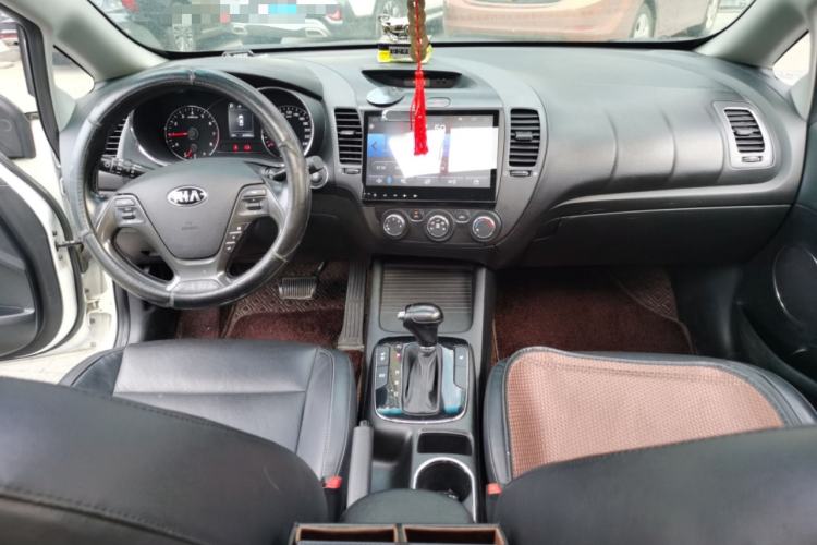 Used Kia K3 2016 1.6L Automatic GLS Center Console