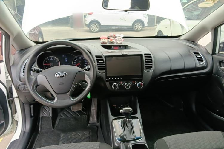 Used Kia K3 2016 1.6L Automatic GL Center Console