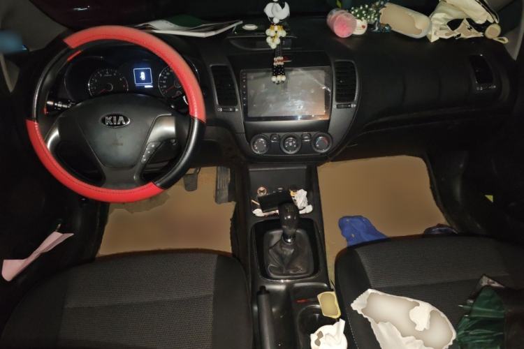 Used Kia K3 2016 1.6L Manual GL Center Console