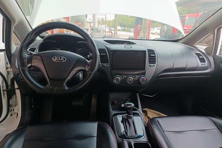 Used Kia K3 2016 1.6L Automatic GL Center Console