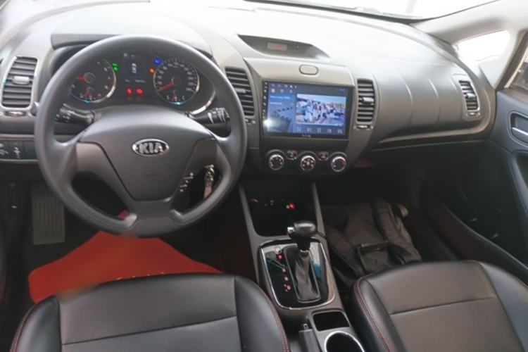 Used Kia K3 2016 1.6L Automatic GL Center Console