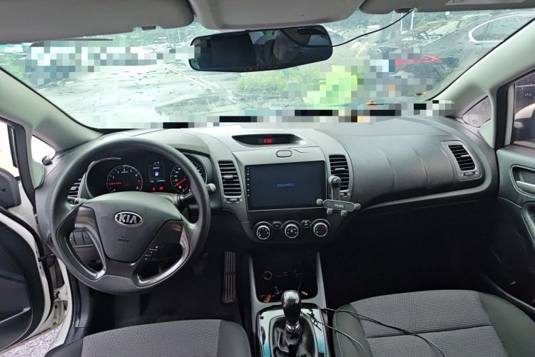 Used Kia K3 2016 1.6L Manual GL Center Console