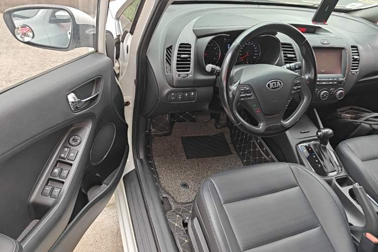 Used Kia K3 2016 1.6L Automatic DLX Driver Seat