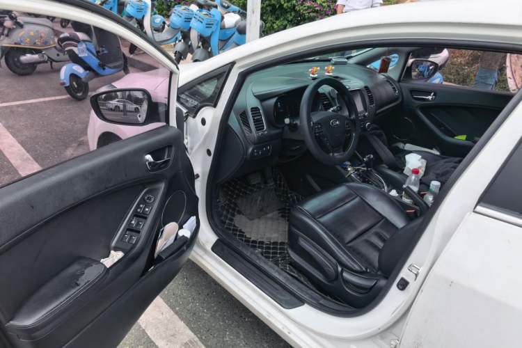Used Kia K3 2016 1.6L Automatic DLX Driver Seat