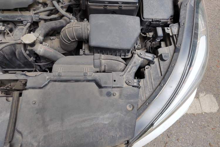 Used Kia K3 2016 1.6L Automatic GLS Engine Bay Left