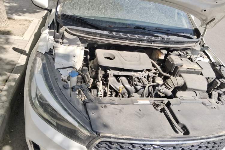 Used Kia K3  Engine Bay Right