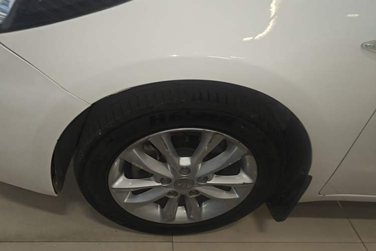 Used Kia K3 2016 1.6L Automatic GL Exterior 1