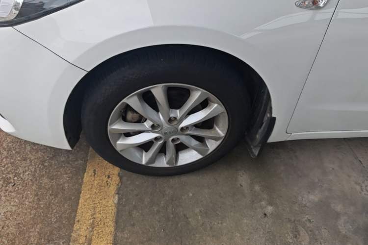 Used Kia K3 2016 1.6L Automatic GL Exterior 4