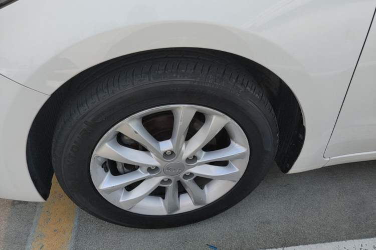 Used Kia K3 2016 1.6L Automatic with Sunroof Exterior 4