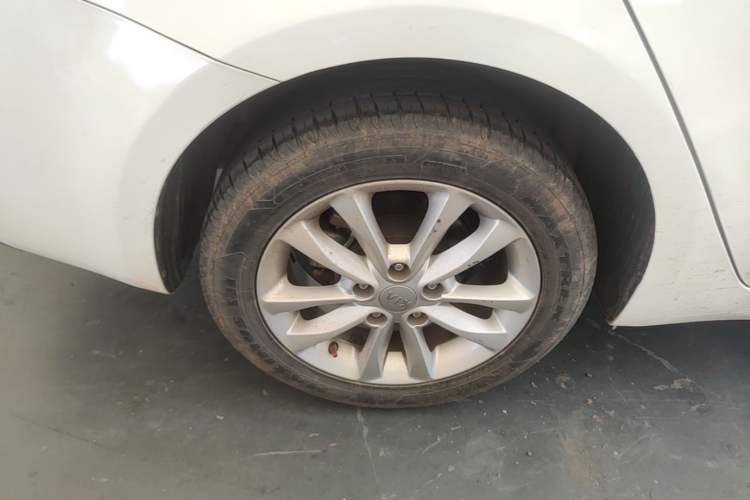 Used Kia K3 2016 1.6L Automatic GLS Exterior 5