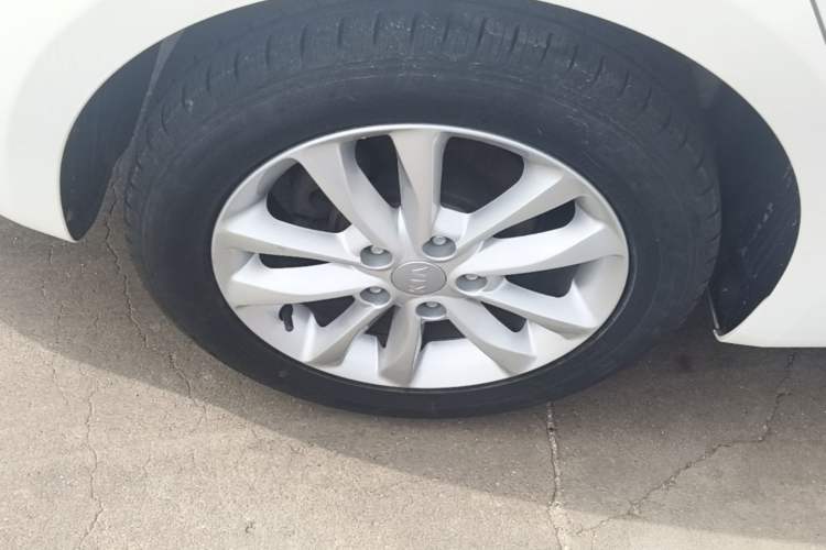 Used Kia K3 2016 1.6L Automatic GLS Exterior 5