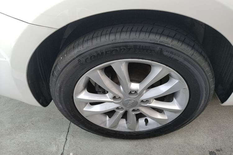 Used Kia K3 2016 1.6L Automatic with Sunroof Exterior 5