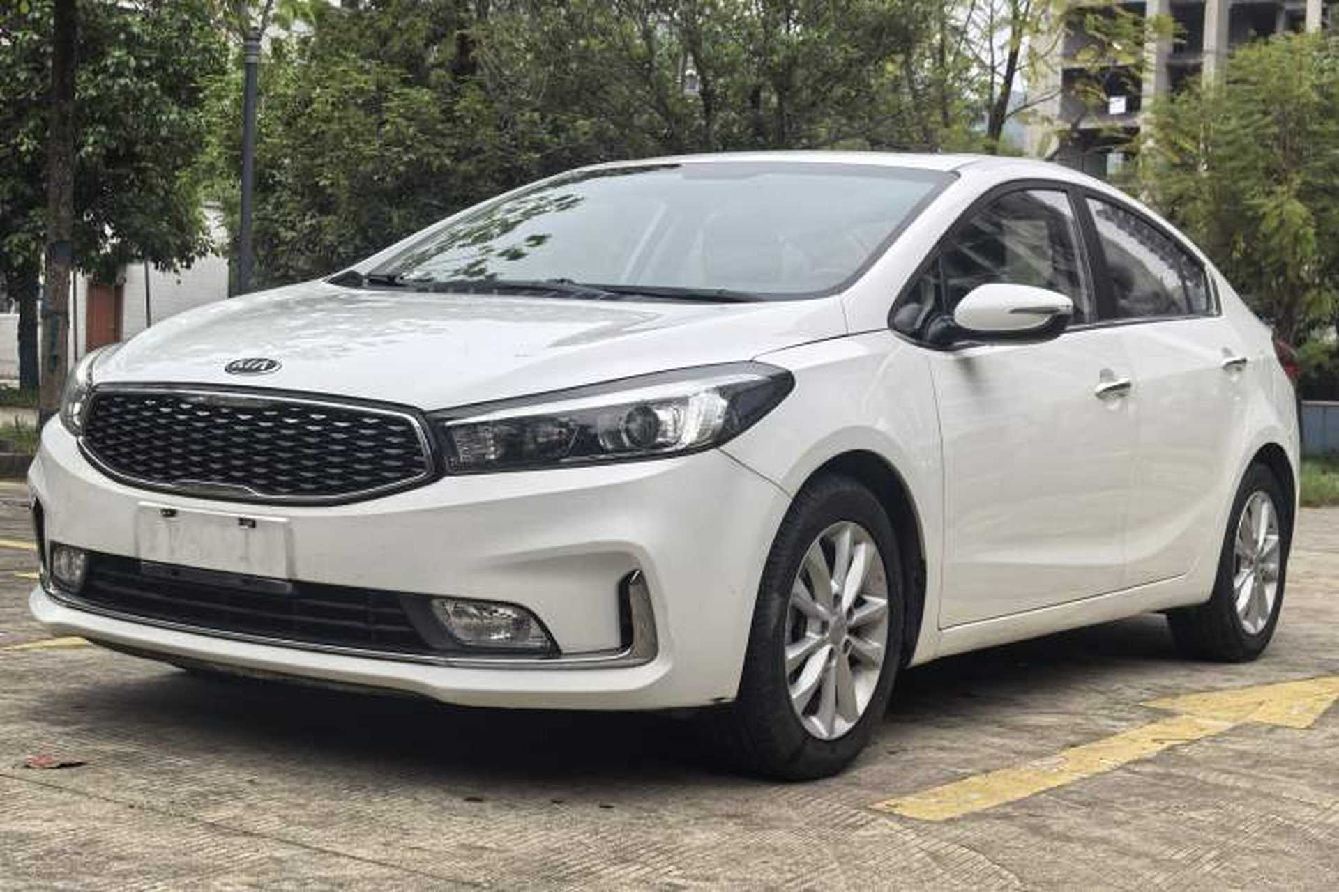 Used Kia K3 2016 1.6L Automatic DLX Front Left 45 Deg