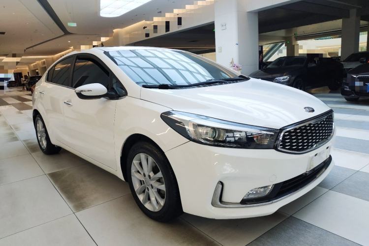 Used Kia K3 2016 1.6L Automatic GLS Front Right 45 Deg