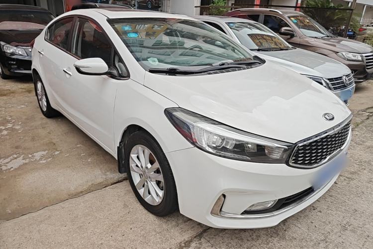 Used Kia K3 2016 1.6L Automatic DLX Front Right 45 Deg