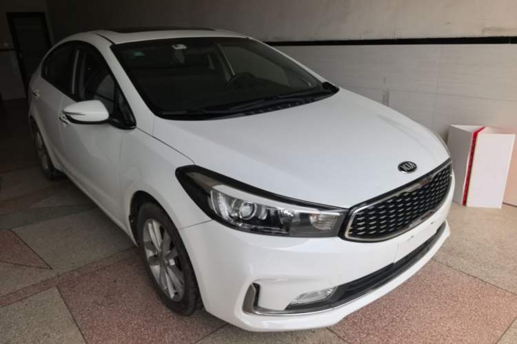 Used Kia K3 2016 1.6L Automatic GLS Front Right 45 Deg