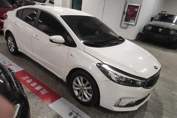 Used Kia K3 2016 1.6L Automatic GL Front Right 45 Deg