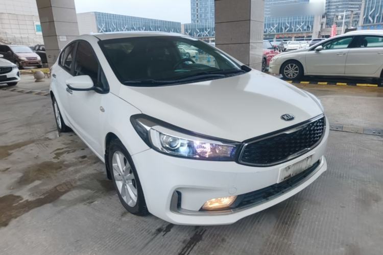 Used Kia K3 2016 1.6L Automatic GLS Front Right 45 Deg