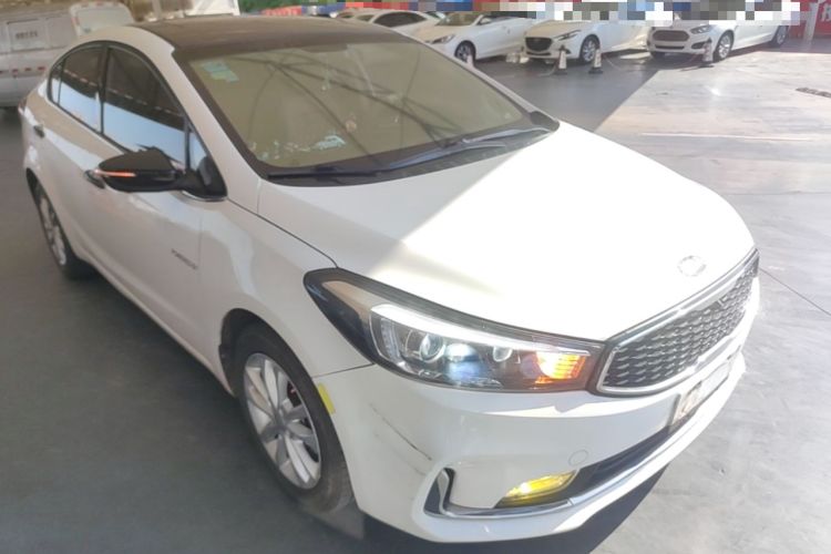 Used Kia K3 2016 1.6L Automatic GLS Front Right 45 Deg