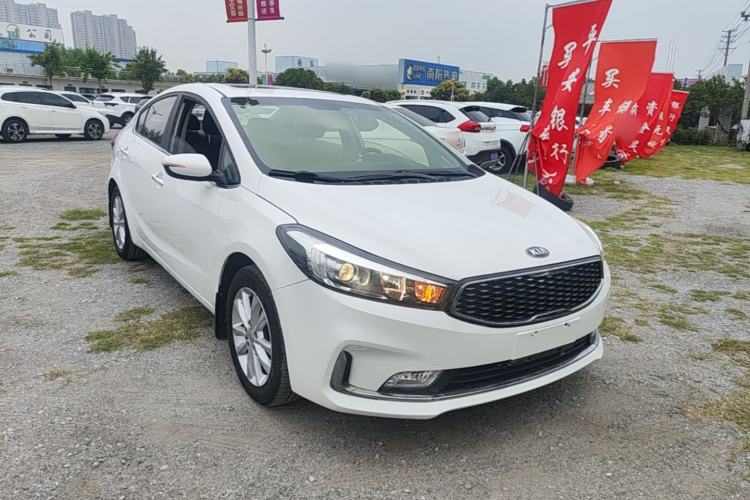 Used Kia K3 2016 1.6L Automatic GLS Front Right 45 Deg