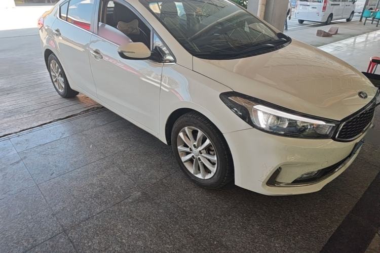 Used Kia K3 2016 1.6L Automatic GLS Front Right 45 Deg