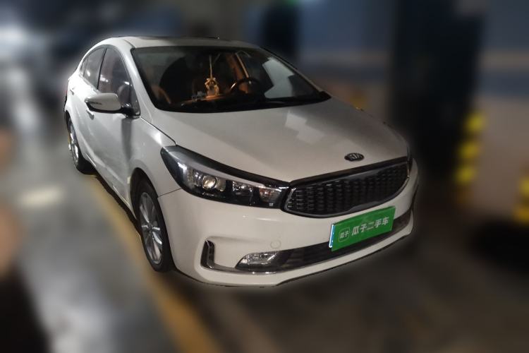 Used Kia K3 2016 1.6L Automatic GLS Front Right 45 Deg