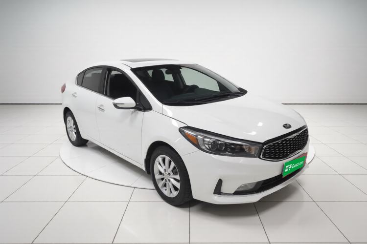 Used Kia K3 2016 1.6L Automatic GLS Front Right 45 Deg