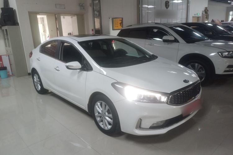 Used Kia K3 2016 1.6L Automatic GLS Front Right 45 Deg