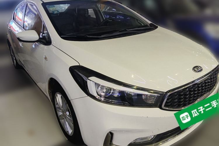 Used Kia K3 2016 1.6L Automatic GLS Front Right 45 Deg