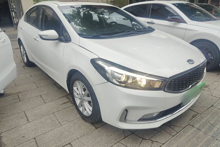 Used Kia K3 2016 1.6L Automatic GLS Front Right 45 Deg