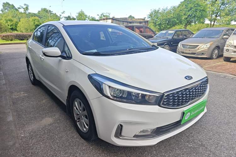 Used Kia K3 2016 1.6L Manual GL Front Right 45 Deg