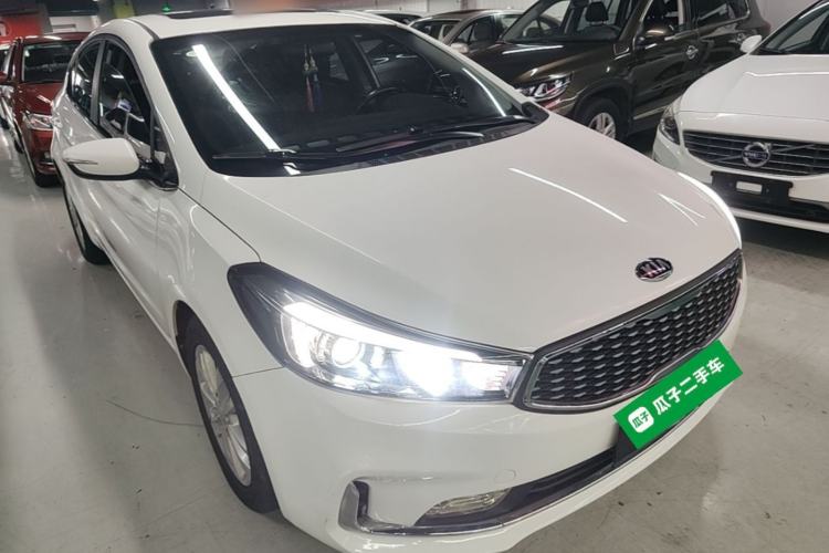 Used Kia K3 2016 1.6L Automatic GLS Front Right 45 Deg