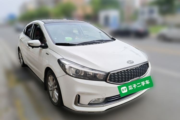 Used Kia K3 2016 1.6L Automatic GLS Front Right 45 Deg