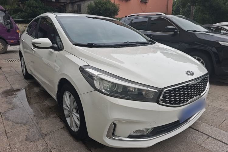 Used Kia K3 2016 1.6L Automatic GLS Front Right 45 Deg